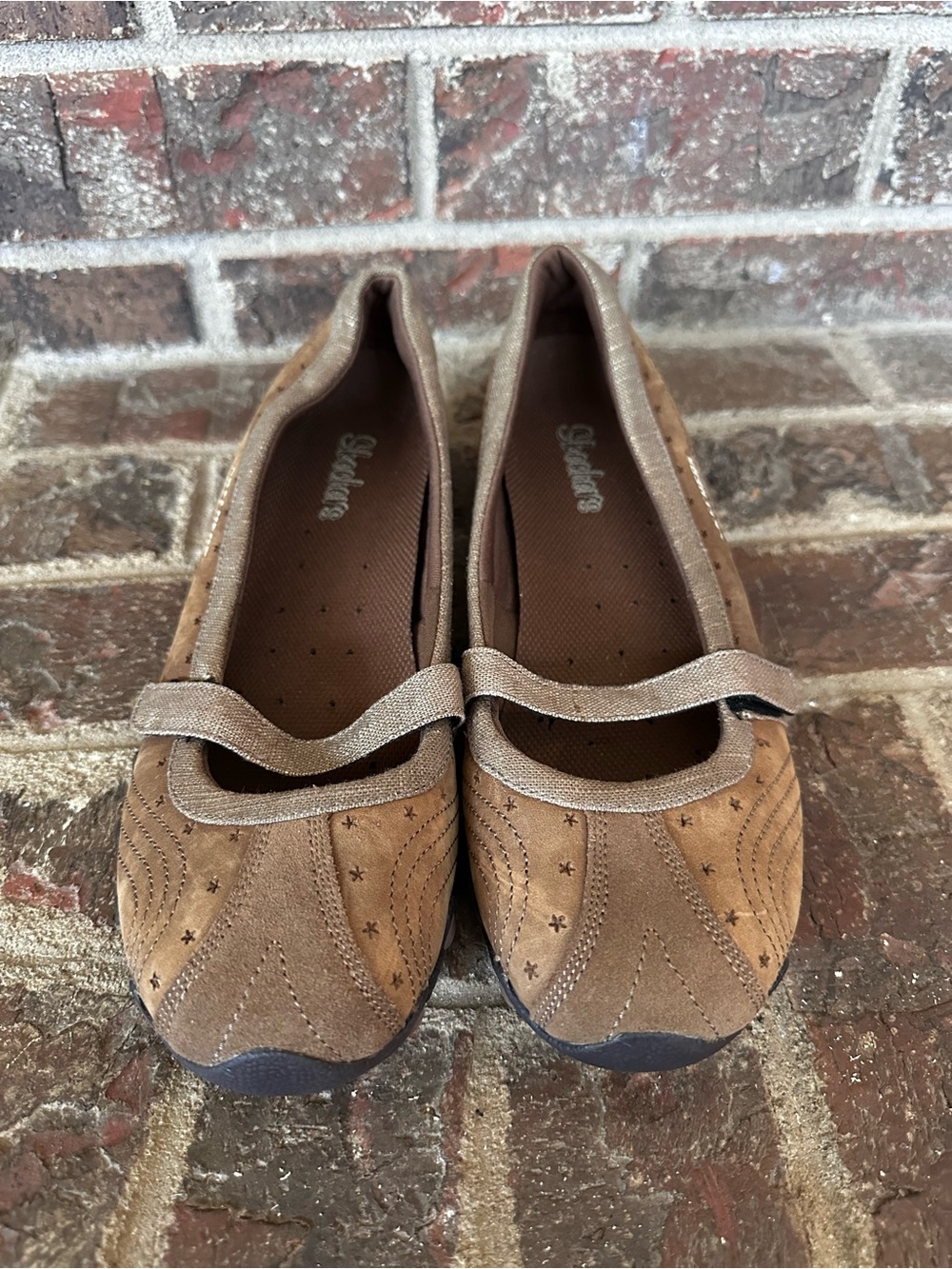 Skechers Tan Suede Star Cutout Mary Jane Comfort Flat Shoes | Women’s 10
